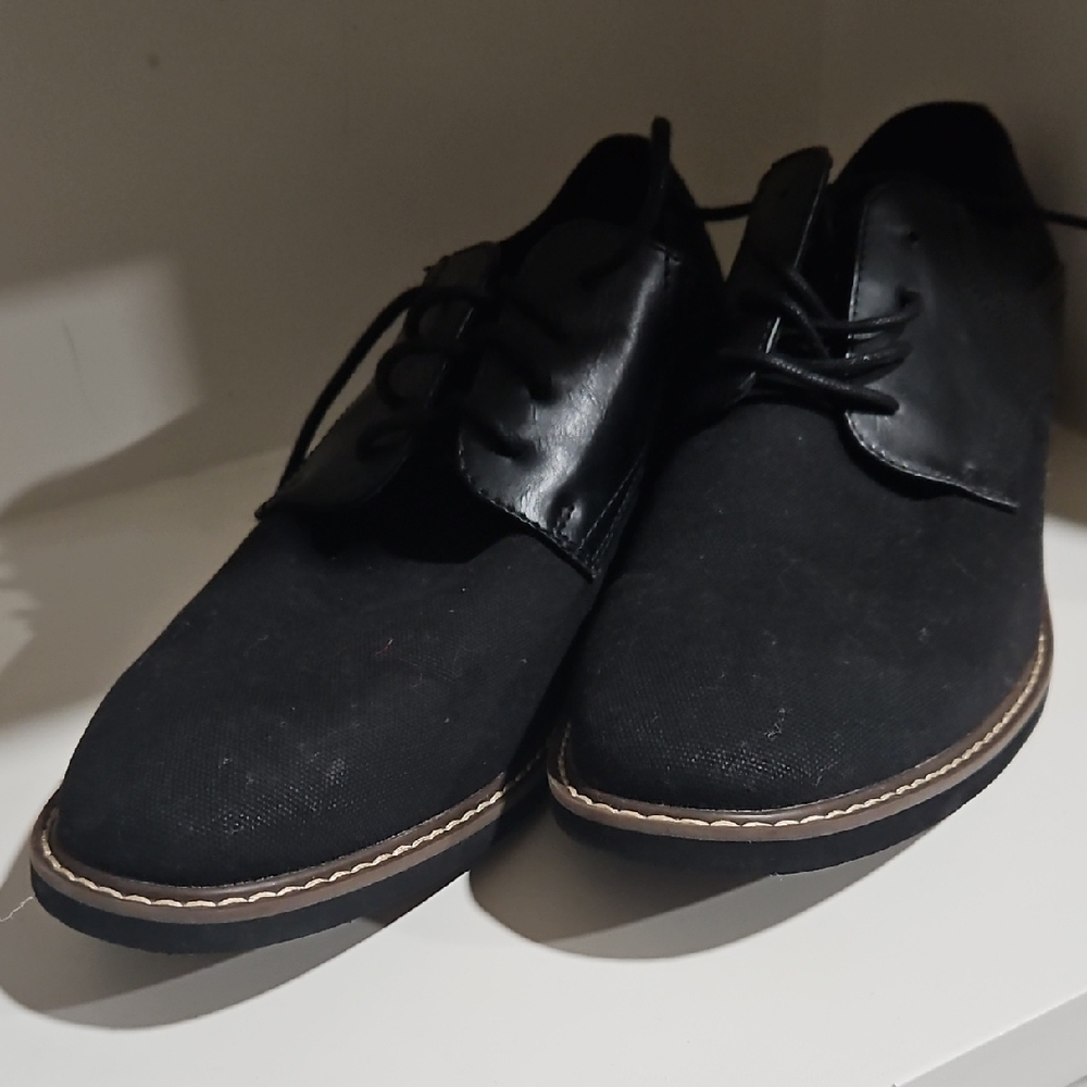Guess Men's Black Lace-Up Derby Shoes